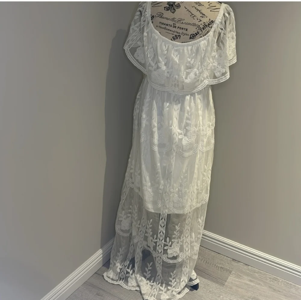 Elegant White Off-Shoulder Lace Dress EUC - Picture 5 of 5